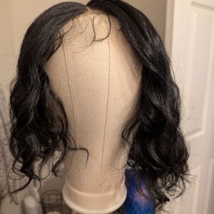 Elegant Black Wavy Hair Wig
